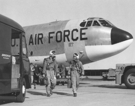 Dale Felix and Jim Goodell after structural demonstration flight in B52G
